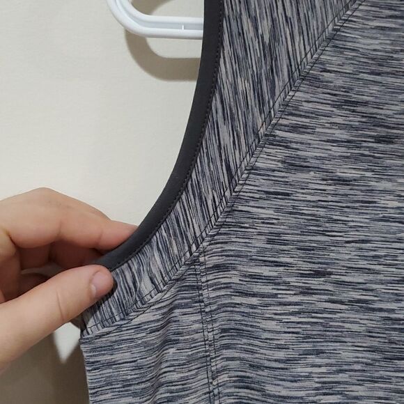 The North Face vaporwick sleeveless top - Picture 5 of 6